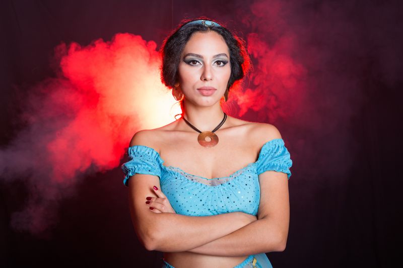 Female cosplayer in Jasmine costume