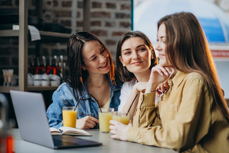 Three women in a threesome