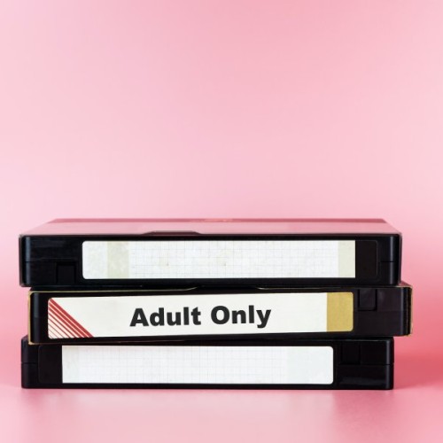 Por qué ver porno juntos es muy excitante